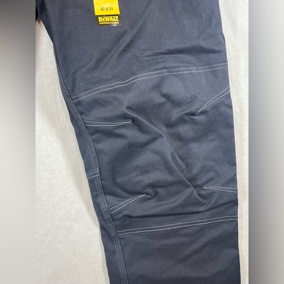 NWT Dewalt Men's 42W 31L Madison Everyday Work Pants Lined Heavy Duty - Picture 8 of 14
